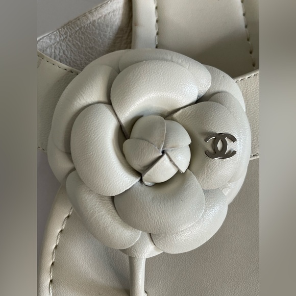 Interlocking CC Logo Leather Slides size 39 - Picture 12 of 14